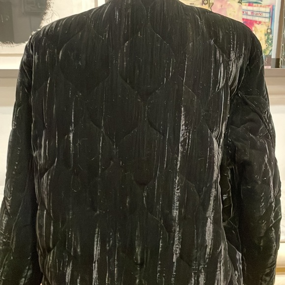 Anine Bing Long Quilted Black Crushed Velvet Coat with Snap Buttons & Padding - Picture 5 of 16